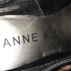 Anne Klein Shoes - Black leather Anne Klein heels Anne Klein Shoes - Black leather Anne Klein heels